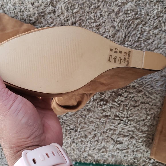 Faux suede camel/tan colored boots - Picture 5 of 6